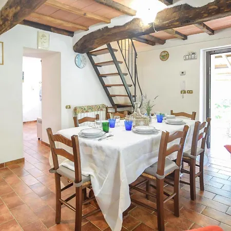 Semesterbostad 3 Bedroom Beautiful In Camaiore