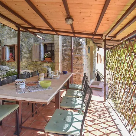 3 Bedroom Beautiful In Semesterbostad Camaiore