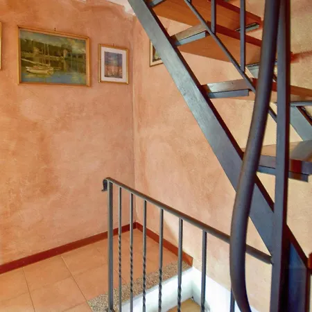 3 Bedroom Beautiful In Camaiore
