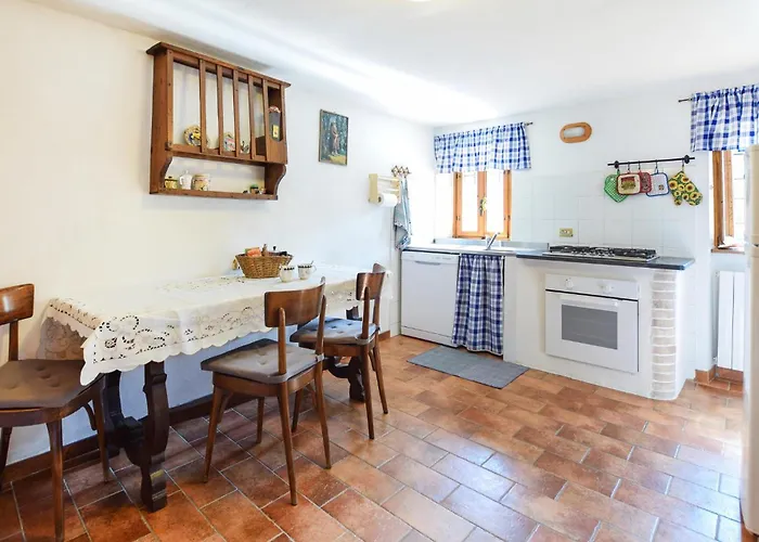 3 Bedroom Beautiful In Camaiore