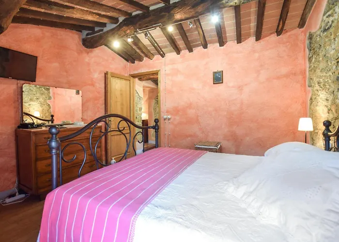 Ferienhaus 3 Bedroom Beautiful In Camaiore